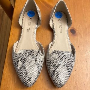 Restricted Great View : Color :Taupe Snake Flats size 7.5